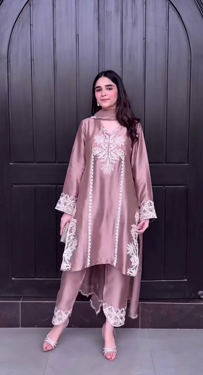 Radiant Mauve Thread-Work Kurta